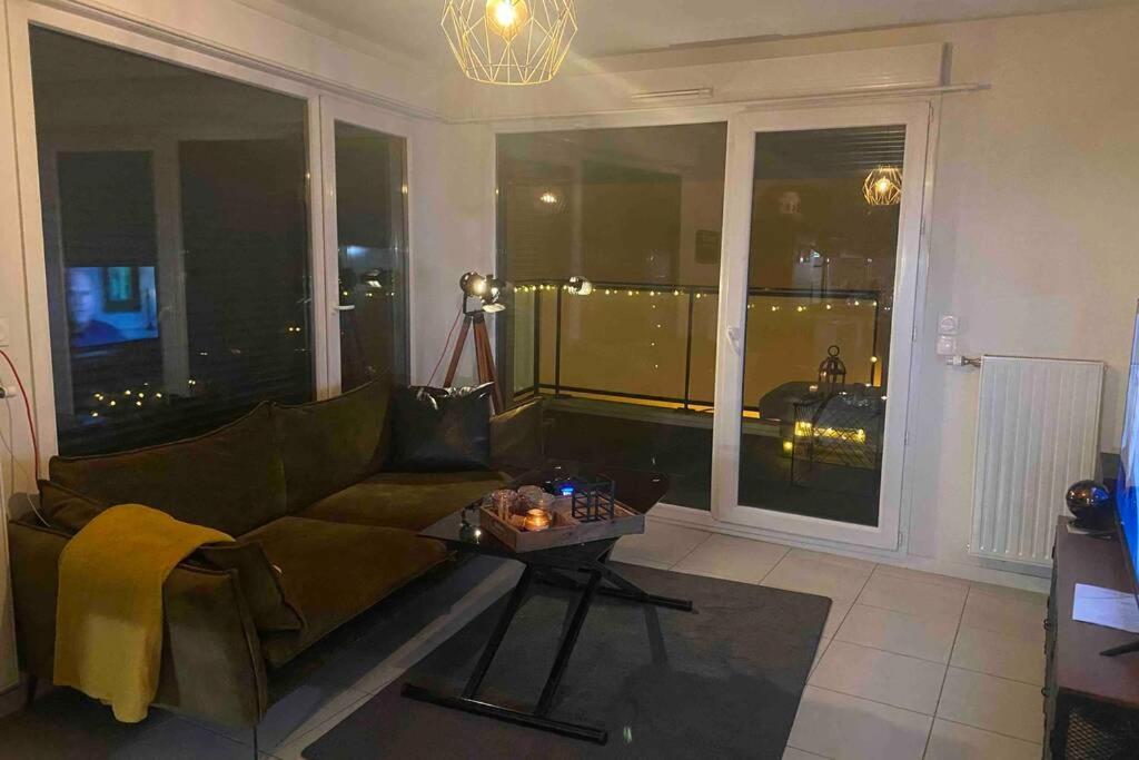 Meyzieu : Superbe Appartement Tres Cosy. 메이쥬 외부 사진