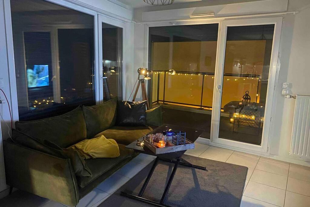 Meyzieu : Superbe Appartement Tres Cosy. 메이쥬 외부 사진